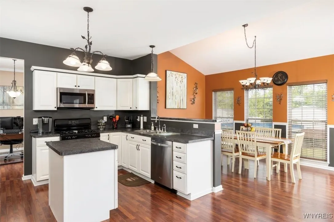 5 Cherokee Drive, Orchard Park, New York 14224, Orchard Park, New York 14224, 4 Bedrooms Bedrooms, 8 Rooms Rooms,2 BathroomsBathrooms,Residential,Closed,5 Cherokee Drive, Orchard Park, New York 14224,B1612587