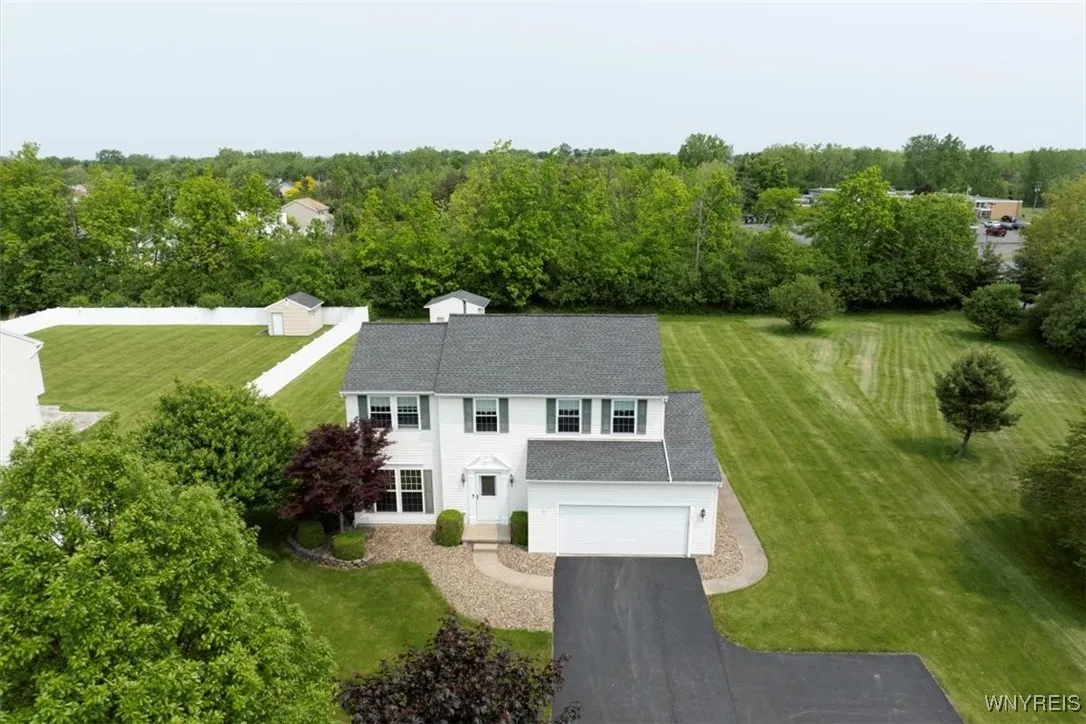 5 Cherokee Drive, Orchard Park, New York 14224, Orchard Park, New York 14224, 4 Bedrooms Bedrooms, 8 Rooms Rooms,2 BathroomsBathrooms,Residential,Closed,5 Cherokee Drive, Orchard Park, New York 14224,B1612587