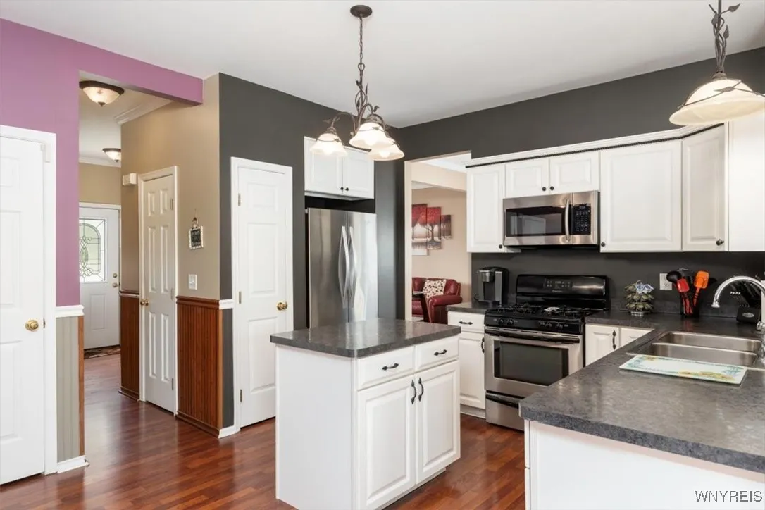 5 Cherokee Drive, Orchard Park, New York 14224, Orchard Park, New York 14224, 4 Bedrooms Bedrooms, 8 Rooms Rooms,2 BathroomsBathrooms,Residential,Closed,5 Cherokee Drive, Orchard Park, New York 14224,B1612587