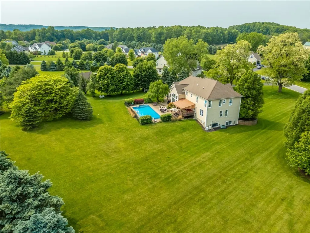 6305 Candlelight Run, Victor, New York 14564, Victor, New York 14564, 4 Bedrooms Bedrooms, 10 Rooms Rooms,3 BathroomsBathrooms,Residential,Closed,6305 Candlelight Run, Victor, New York 14564,R1609910