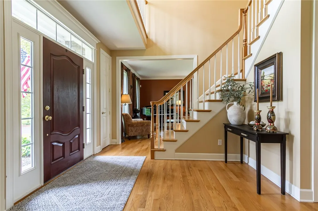 foyer facing south