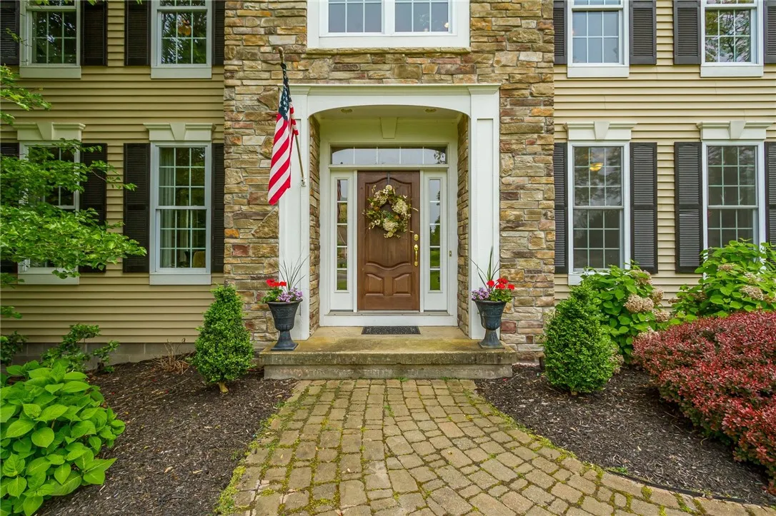 6305 Candlelight Run, Victor, New York 14564, Victor, New York 14564, 4 Bedrooms Bedrooms, 10 Rooms Rooms,3 BathroomsBathrooms,Residential,Closed,6305 Candlelight Run, Victor, New York 14564,R1609910