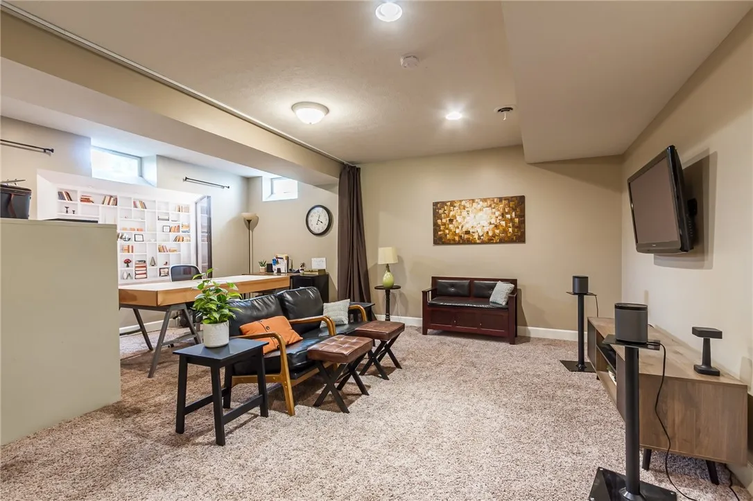 flexible space for office, playroom...