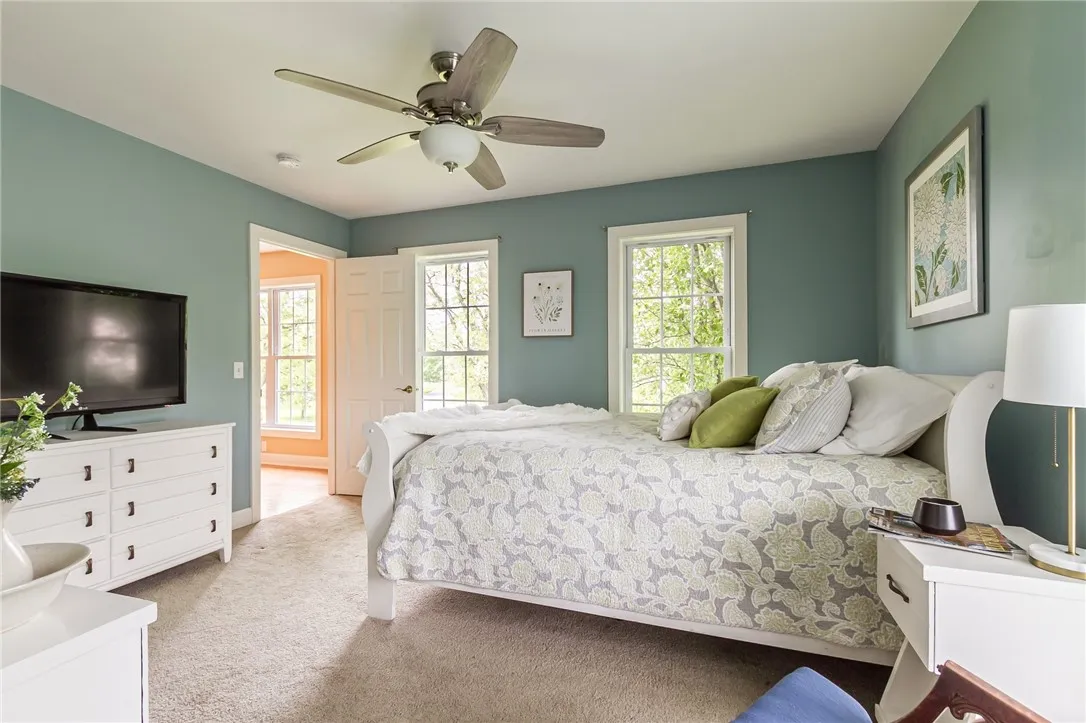 Ensuite Bedroom with walk-In closet #2