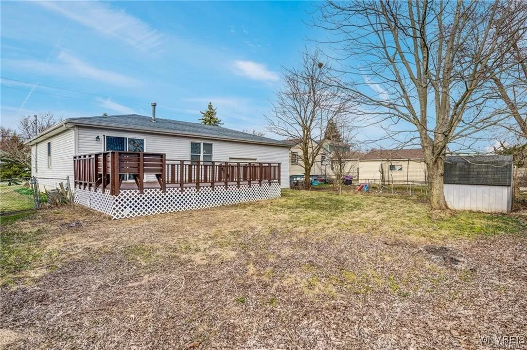 4965 Roseview Avenue, Hamburg, New York 14219, Hamburg, New York 14219, 3 Bedrooms Bedrooms, 8 Rooms Rooms,2 BathroomsBathrooms,Residential,Closed,4965 Roseview Avenue, Hamburg, New York 14219,B1612619