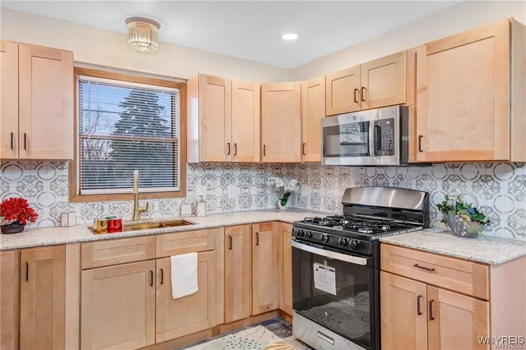 4965 Roseview Avenue, Hamburg, New York 14219, Hamburg, New York 14219, 3 Bedrooms Bedrooms, 8 Rooms Rooms,2 BathroomsBathrooms,Residential,Closed,4965 Roseview Avenue, Hamburg, New York 14219,B1612619