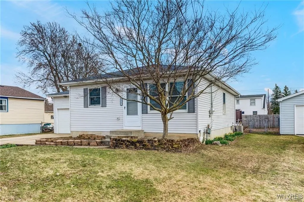 4965 Roseview Avenue, Hamburg, New York 14219, Hamburg, New York 14219, 3 Bedrooms Bedrooms, 8 Rooms Rooms,2 BathroomsBathrooms,Residential,Closed,4965 Roseview Avenue, Hamburg, New York 14219,B1612619