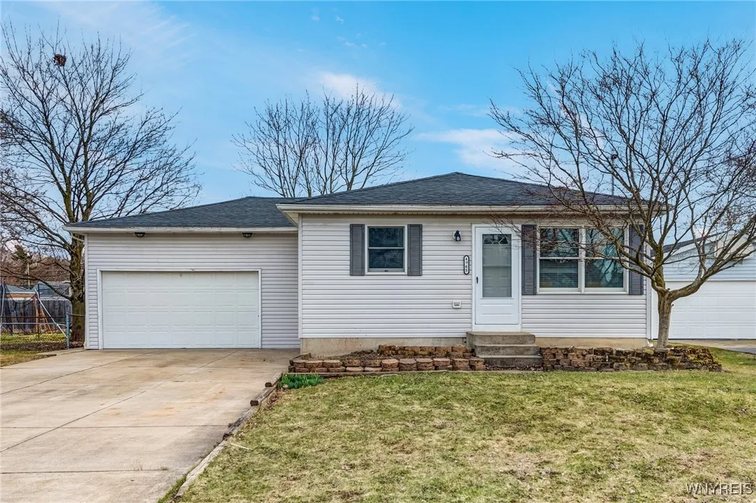 4965 Roseview Avenue, Hamburg, New York 14219, Hamburg, New York 14219, 3 Bedrooms Bedrooms, 8 Rooms Rooms,2 BathroomsBathrooms,Residential,Closed,4965 Roseview Avenue, Hamburg, New York 14219,B1612619