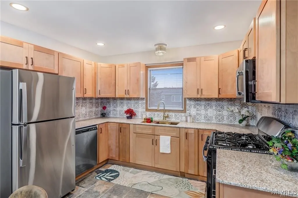 4965 Roseview Avenue, Hamburg, New York 14219, Hamburg, New York 14219, 3 Bedrooms Bedrooms, 8 Rooms Rooms,2 BathroomsBathrooms,Residential,Closed,4965 Roseview Avenue, Hamburg, New York 14219,B1612619