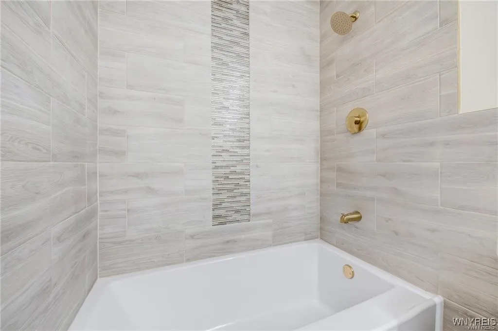 4965 Roseview Avenue, Hamburg, New York 14219, Hamburg, New York 14219, 3 Bedrooms Bedrooms, 8 Rooms Rooms,2 BathroomsBathrooms,Residential,Closed,4965 Roseview Avenue, Hamburg, New York 14219,B1612619