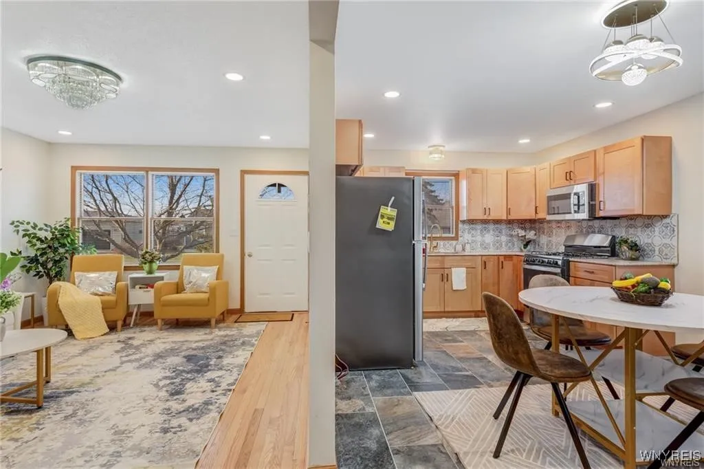 4965 Roseview Avenue, Hamburg, New York 14219, Hamburg, New York 14219, 3 Bedrooms Bedrooms, 8 Rooms Rooms,2 BathroomsBathrooms,Residential,Closed,4965 Roseview Avenue, Hamburg, New York 14219,B1612619