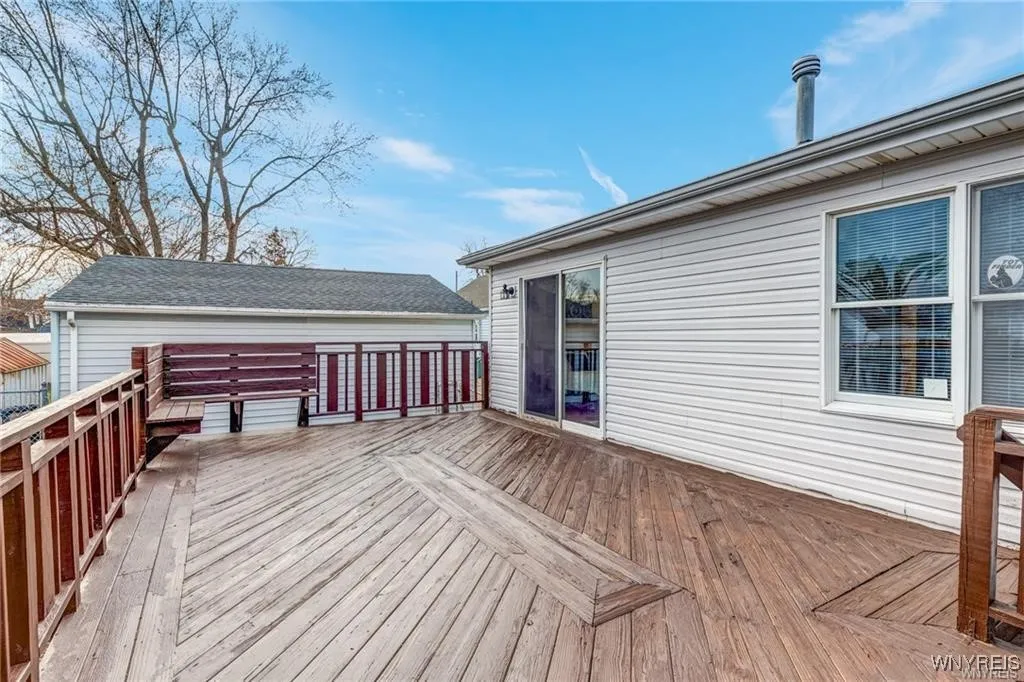 4965 Roseview Avenue, Hamburg, New York 14219, Hamburg, New York 14219, 3 Bedrooms Bedrooms, 8 Rooms Rooms,2 BathroomsBathrooms,Residential,Closed,4965 Roseview Avenue, Hamburg, New York 14219,B1612619
