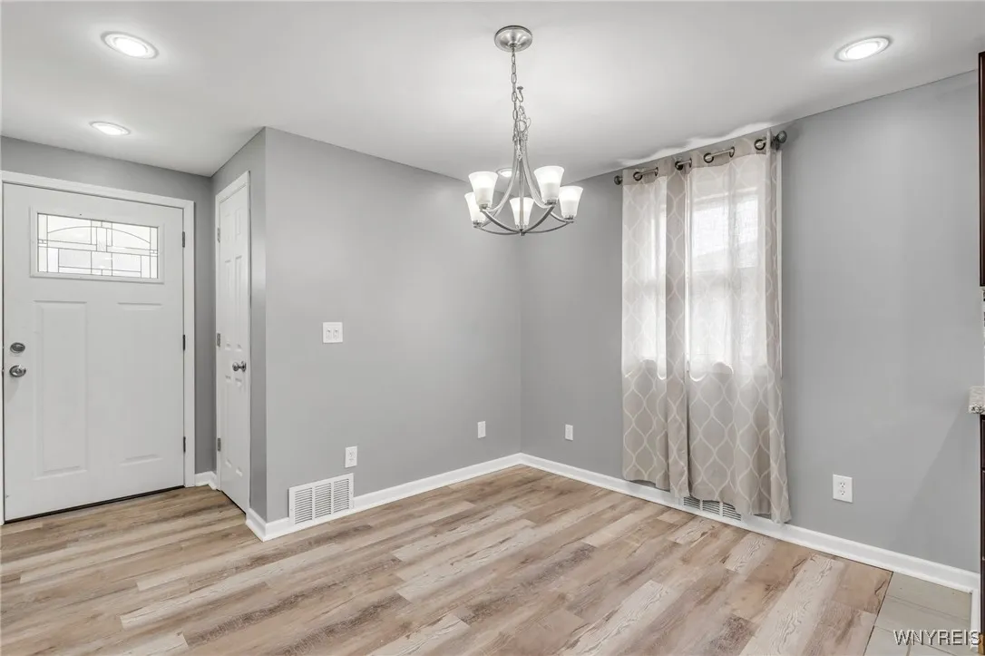 217 Oakvale Boulevard, Tonawanda-town, New York 14, Tonawanda, New York 14223, 3 Bedrooms Bedrooms, 5 Rooms Rooms,1 BathroomBathrooms,Residential,Closed,217 Oakvale Boulevard, Tonawanda-town, New York 14,0,B1610886
