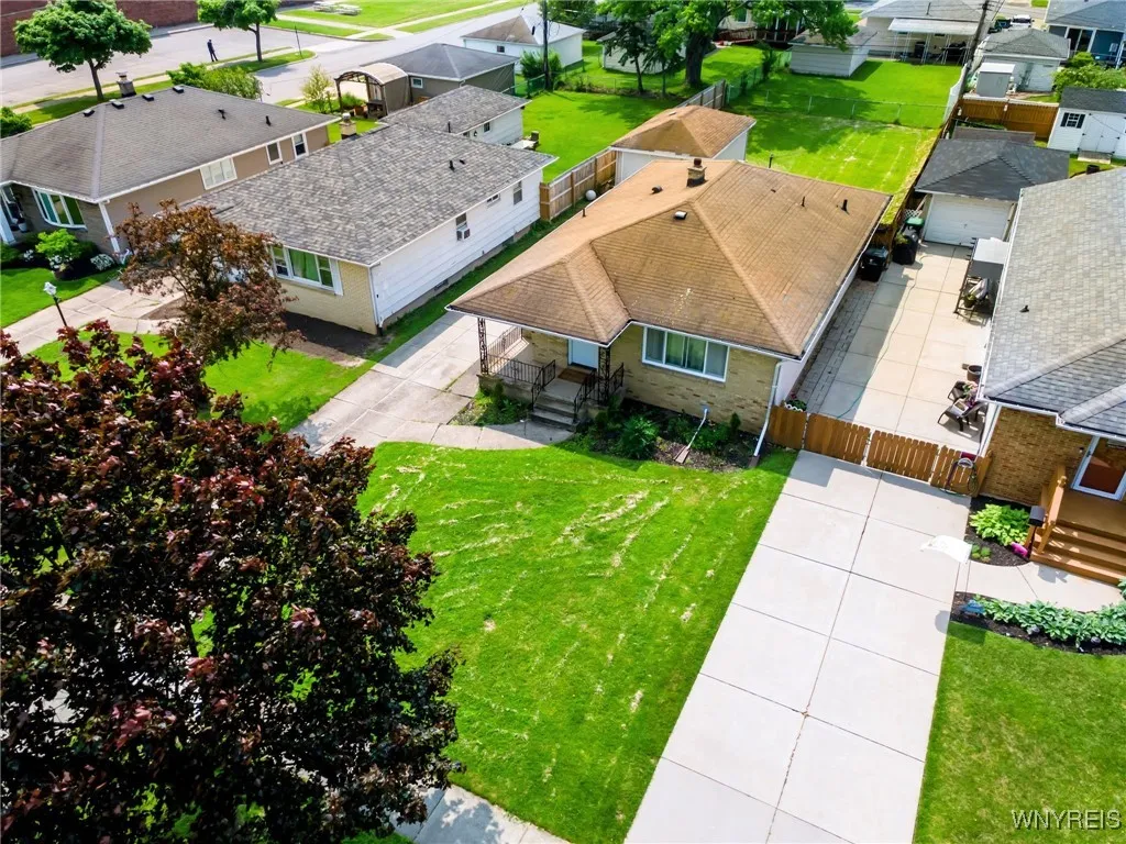 217 Oakvale Boulevard, Tonawanda-town, New York 14, Tonawanda, New York 14223, 3 Bedrooms Bedrooms, 5 Rooms Rooms,1 BathroomBathrooms,Residential,Closed,217 Oakvale Boulevard, Tonawanda-town, New York 14,0,B1610886