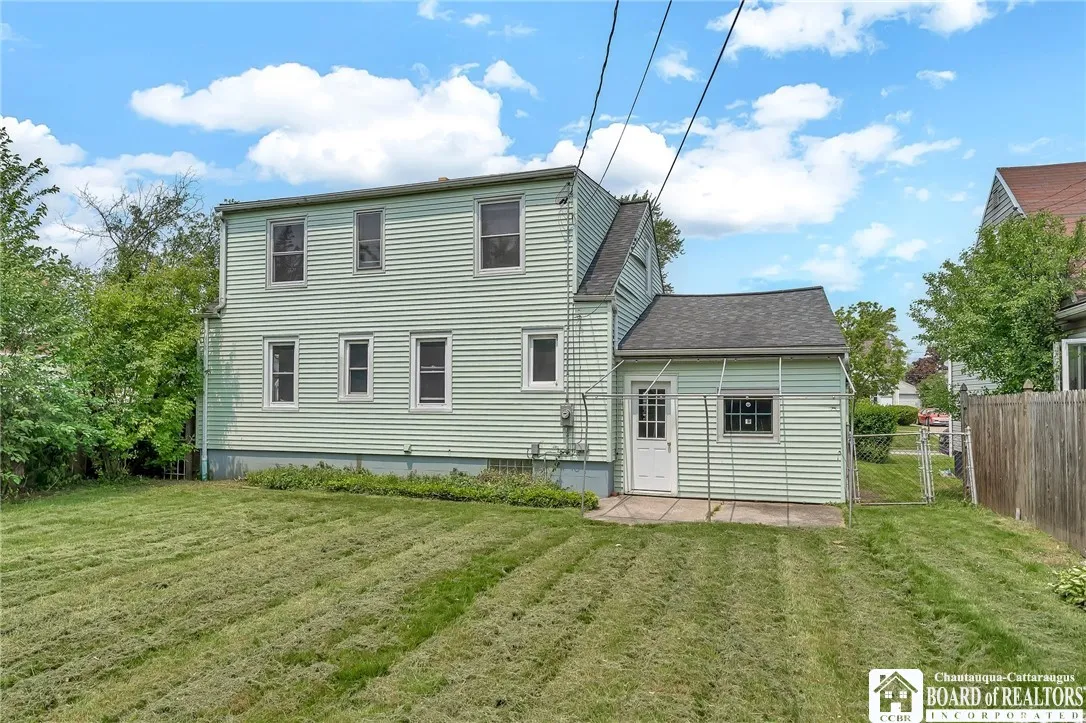 175 Cleveland Drive, Tonawanda-town, New York 1422, Tonawanda, New York 14223, 4 Bedrooms Bedrooms, 6 Rooms Rooms,1 BathroomBathrooms,Residential,Closed,175 Cleveland Drive, Tonawanda-town, New York 1422,0,R1612355