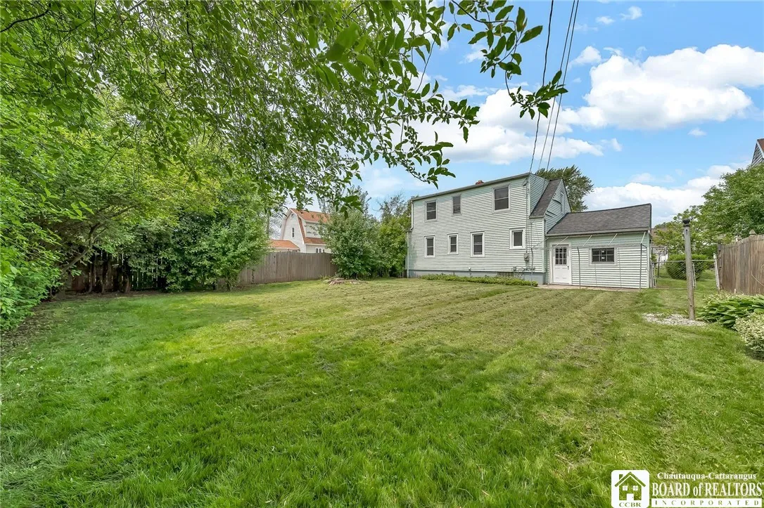 175 Cleveland Drive, Tonawanda-town, New York 1422, Tonawanda, New York 14223, 4 Bedrooms Bedrooms, 6 Rooms Rooms,1 BathroomBathrooms,Residential,Closed,175 Cleveland Drive, Tonawanda-town, New York 1422,0,R1612355