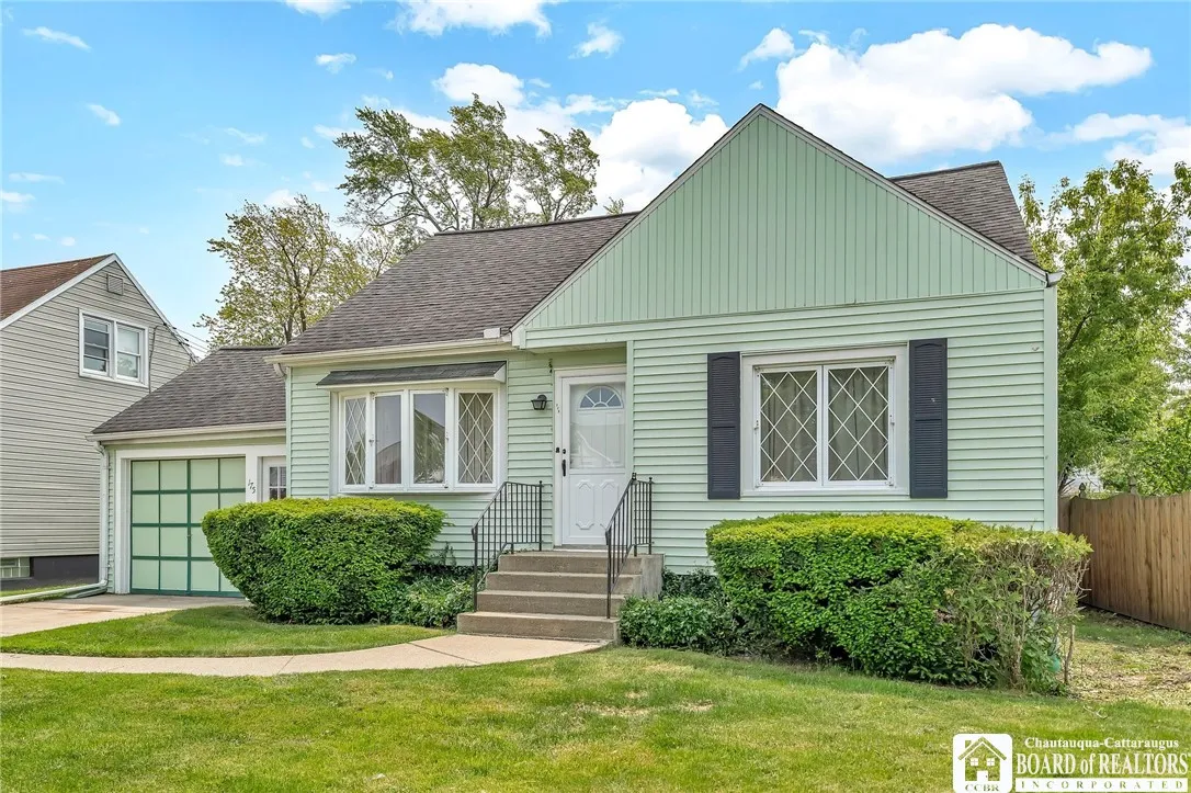 175 Cleveland Drive, Tonawanda-town, New York 1422, Tonawanda, New York 14223, 4 Bedrooms Bedrooms, 6 Rooms Rooms,1 BathroomBathrooms,Residential,Closed,175 Cleveland Drive, Tonawanda-town, New York 1422,0,R1612355