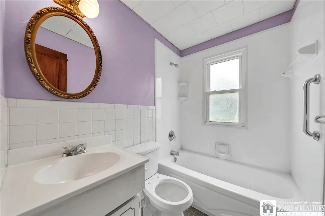175 Cleveland Drive, Tonawanda-town, New York 1422, Tonawanda, New York 14223, 4 Bedrooms Bedrooms, 6 Rooms Rooms,1 BathroomBathrooms,Residential,Closed,175 Cleveland Drive, Tonawanda-town, New York 1422,0,R1612355