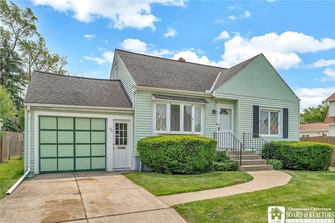 175 Cleveland Drive, Tonawanda-town, New York 1422, Tonawanda, New York 14223, 4 Bedrooms Bedrooms, 6 Rooms Rooms,1 BathroomBathrooms,Residential,Closed,175 Cleveland Drive, Tonawanda-town, New York 1422,0,R1612355