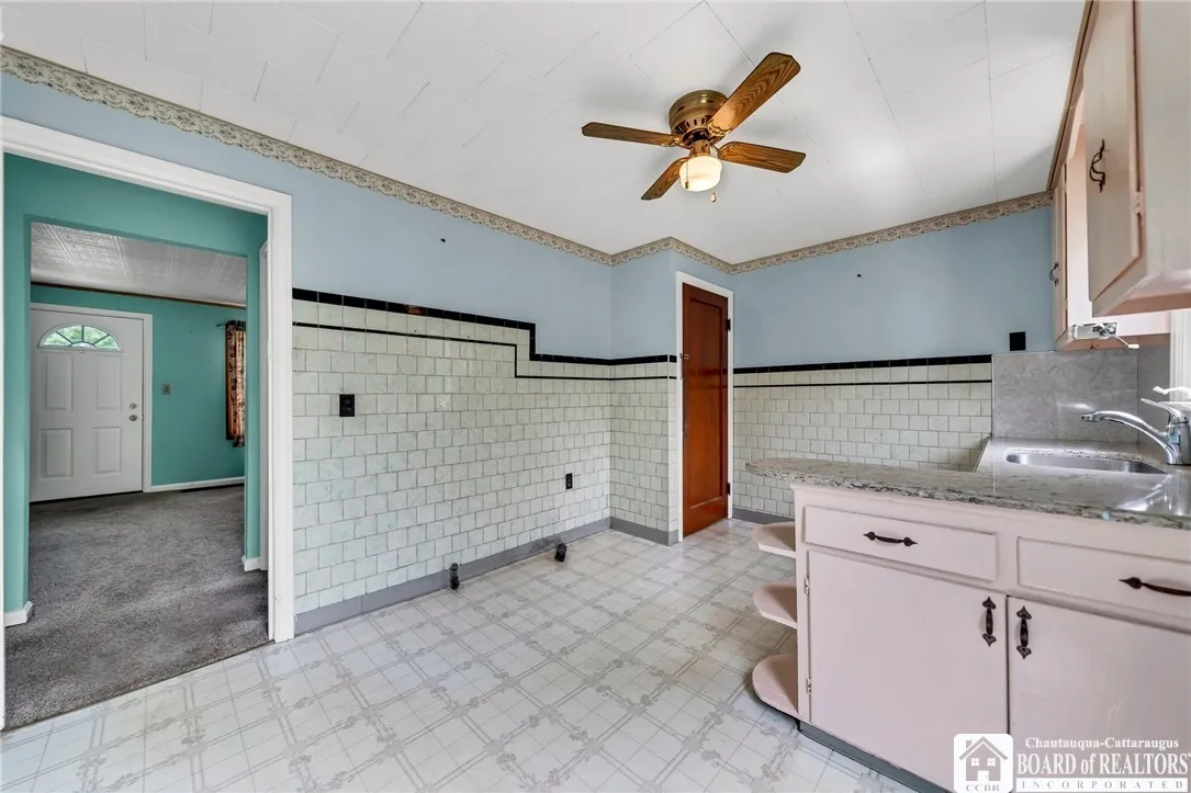 175 Cleveland Drive, Tonawanda-town, New York 1422, Tonawanda, New York 14223, 4 Bedrooms Bedrooms, 6 Rooms Rooms,1 BathroomBathrooms,Residential,Closed,175 Cleveland Drive, Tonawanda-town, New York 1422,0,R1612355