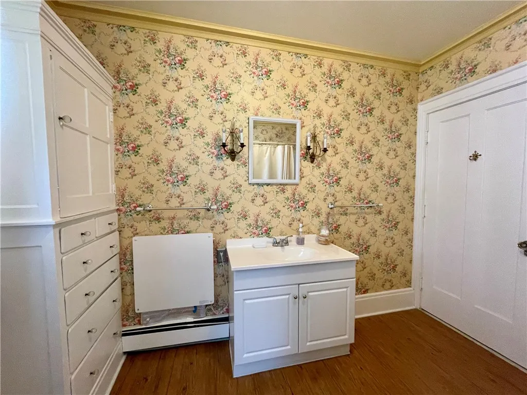 75 South Broad Street, Norwich-city, New York 1381, Norwich, New York 13815, 7 Bedrooms Bedrooms, 22 Rooms Rooms,5 BathroomsBathrooms,Residential,Closed,75 South Broad Street, Norwich-city, New York 1381,0,R1612023