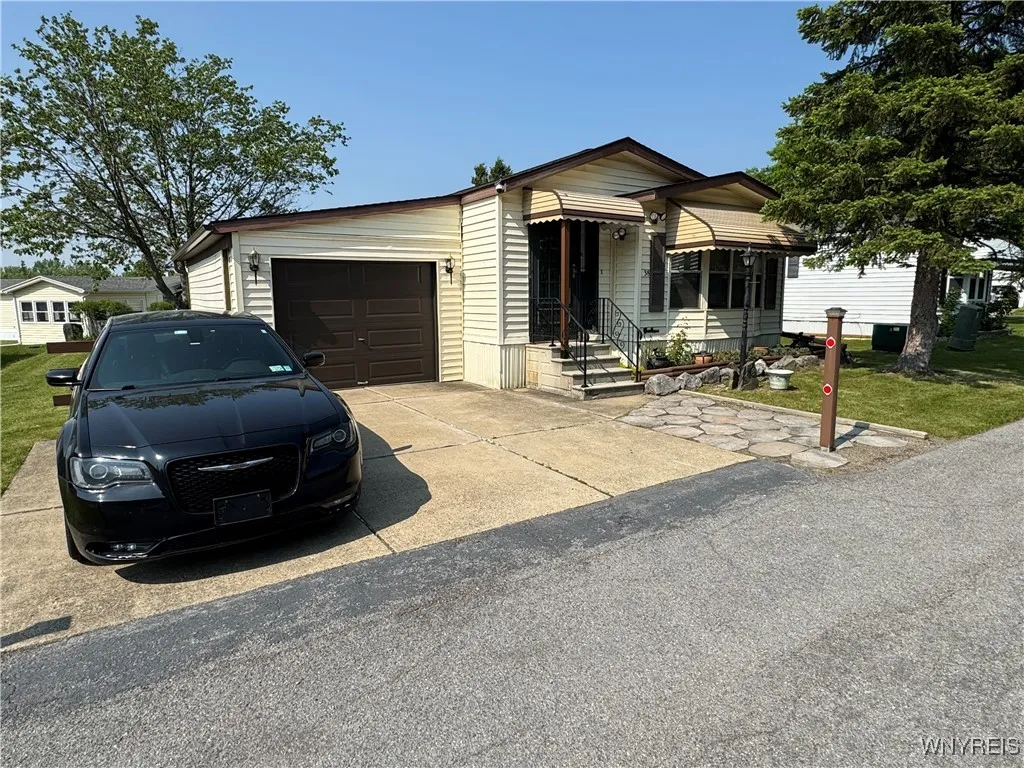 38 Foster Ridge Drive, Hamburg, New York 14075, Hamburg, New York 14075, 3 Bedrooms Bedrooms, 7 Rooms Rooms,1 BathroomBathrooms,Residential,Closed,38 Foster Ridge Drive, Hamburg, New York 14075,B1612659