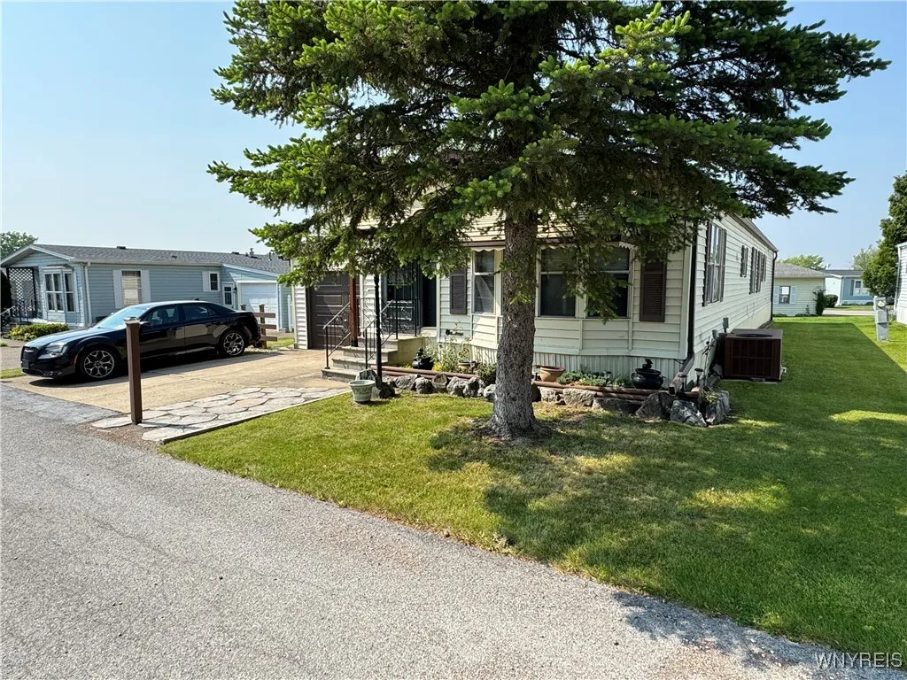 38 Foster Ridge Drive, Hamburg, New York 14075, Hamburg, New York 14075, 3 Bedrooms Bedrooms, 7 Rooms Rooms,1 BathroomBathrooms,Residential,Closed,38 Foster Ridge Drive, Hamburg, New York 14075,B1612659