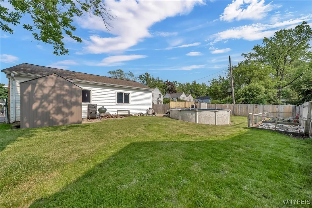 8445 Ericson Drive, Clarence, New York 14221, Clarence, New York 14221, 3 Bedrooms Bedrooms, 7 Rooms Rooms,2 BathroomsBathrooms,Residential,Closed,8445 Ericson Drive, Clarence, New York 14221,B1612603