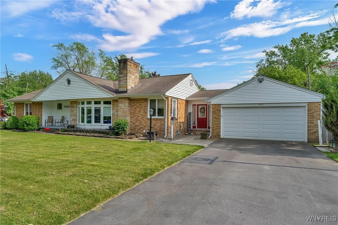 8445 Ericson Drive, Clarence, New York 14221, Clarence, New York 14221, 3 Bedrooms Bedrooms, 7 Rooms Rooms,2 BathroomsBathrooms,Residential,Closed,8445 Ericson Drive, Clarence, New York 14221,B1612603
