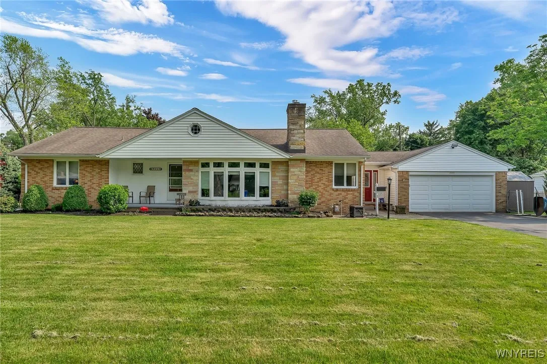 8445 Ericson Drive, Clarence, New York 14221, Clarence, New York 14221, 3 Bedrooms Bedrooms, 7 Rooms Rooms,2 BathroomsBathrooms,Residential,Closed,8445 Ericson Drive, Clarence, New York 14221,B1612603