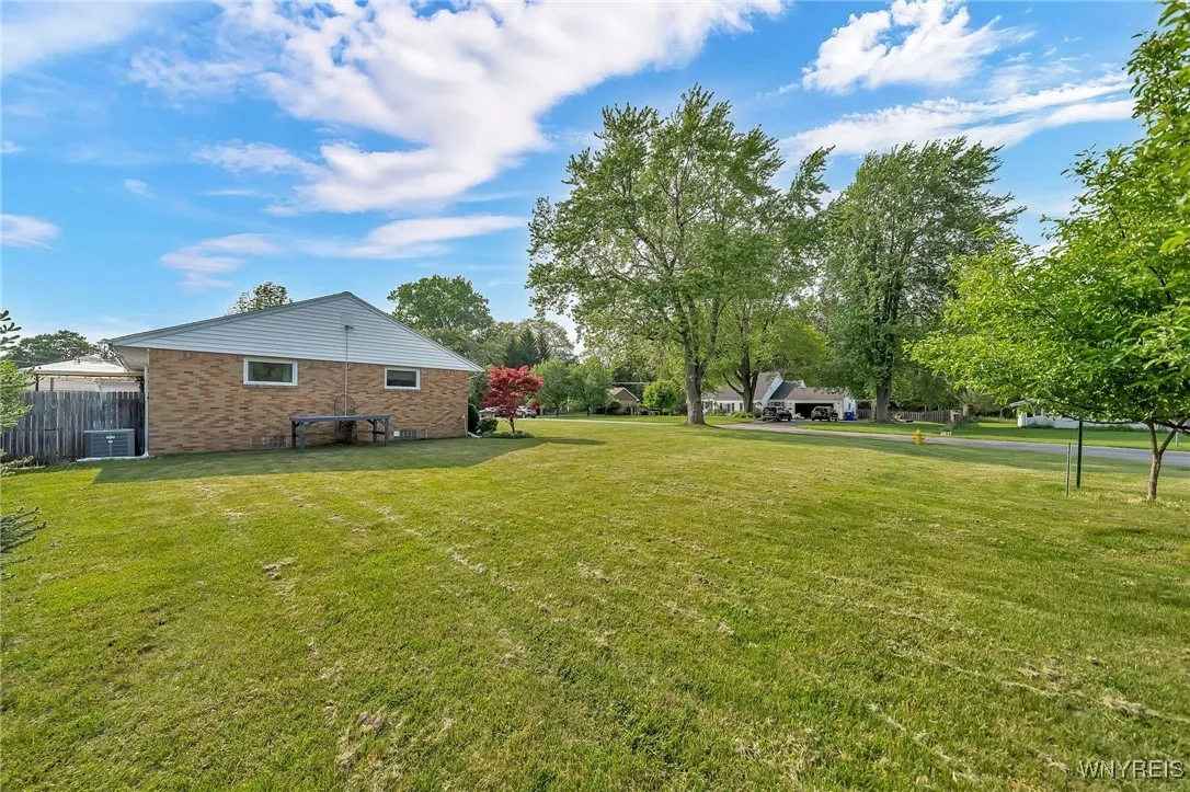 8445 Ericson Drive, Clarence, New York 14221, Clarence, New York 14221, 3 Bedrooms Bedrooms, 7 Rooms Rooms,2 BathroomsBathrooms,Residential,Closed,8445 Ericson Drive, Clarence, New York 14221,B1612603
