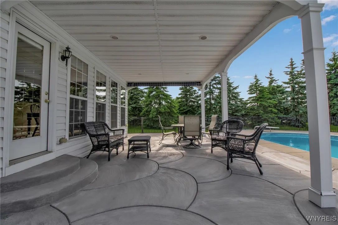 9100 Beech Meadow Court, Clarence, New York 14032, Clarence, New York 14032, 4 Bedrooms Bedrooms, 8 Rooms Rooms,2 BathroomsBathrooms,Residential,Closed,9100 Beech Meadow Court, Clarence, New York 14032,B1612353