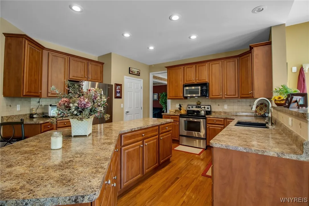 9100 Beech Meadow Court, Clarence, New York 14032, Clarence, New York 14032, 4 Bedrooms Bedrooms, 8 Rooms Rooms,2 BathroomsBathrooms,Residential,Closed,9100 Beech Meadow Court, Clarence, New York 14032,B1612353