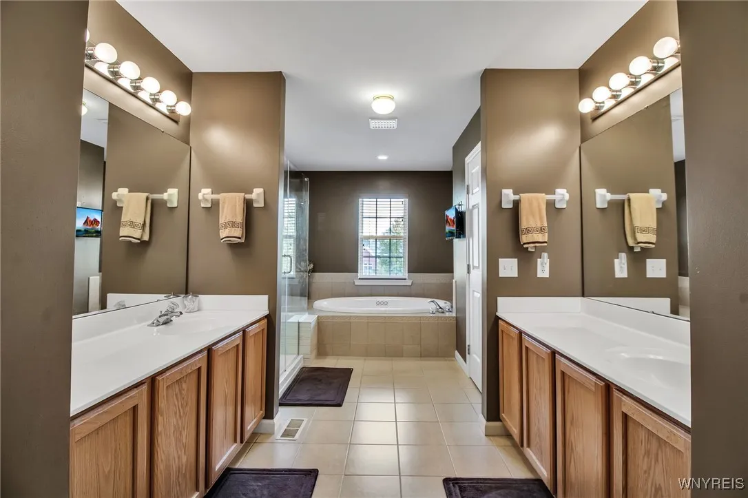 9100 Beech Meadow Court, Clarence, New York 14032, Clarence, New York 14032, 4 Bedrooms Bedrooms, 8 Rooms Rooms,2 BathroomsBathrooms,Residential,Closed,9100 Beech Meadow Court, Clarence, New York 14032,B1612353