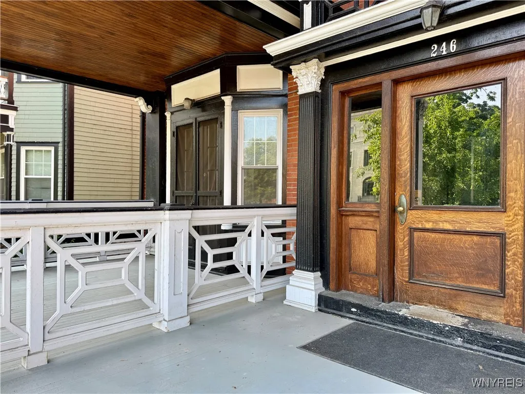 246 Bryant Street 2a, Buffalo, New York 14222, Buffalo, New York 14222, 2 Bedrooms Bedrooms, 5 Rooms Rooms,1 BathroomBathrooms,Residential Lease,Closed,246 Bryant Street 2a, Buffalo, New York 14222,B1612600