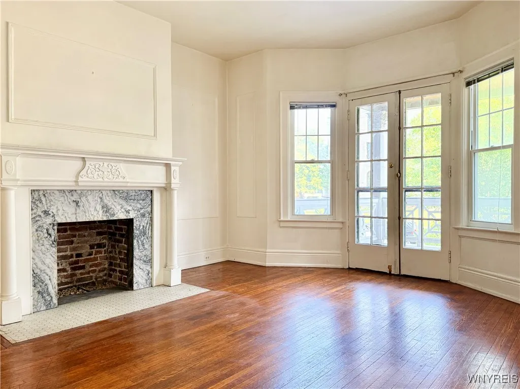 246 Bryant Street 2a, Buffalo, New York 14222, Buffalo, New York 14222, 2 Bedrooms Bedrooms, 5 Rooms Rooms,1 BathroomBathrooms,Residential Lease,Closed,246 Bryant Street 2a, Buffalo, New York 14222,B1612600