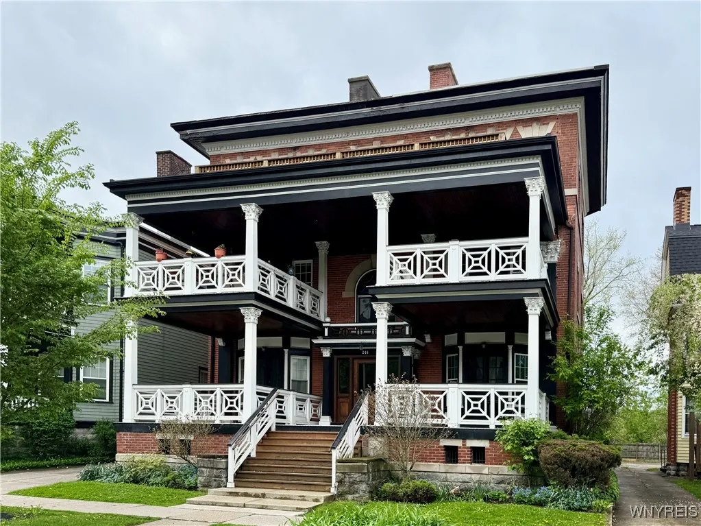 246 Bryant Street 2a, Buffalo, New York 14222, Buffalo, New York 14222, 2 Bedrooms Bedrooms, 5 Rooms Rooms,1 BathroomBathrooms,Residential Lease,Closed,246 Bryant Street 2a, Buffalo, New York 14222,B1612600