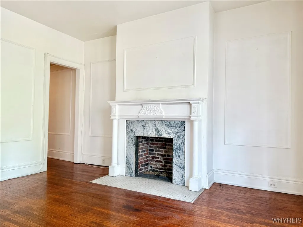 246 Bryant Street 2a, Buffalo, New York 14222, Buffalo, New York 14222, 2 Bedrooms Bedrooms, 5 Rooms Rooms,1 BathroomBathrooms,Residential Lease,Closed,246 Bryant Street 2a, Buffalo, New York 14222,B1612600