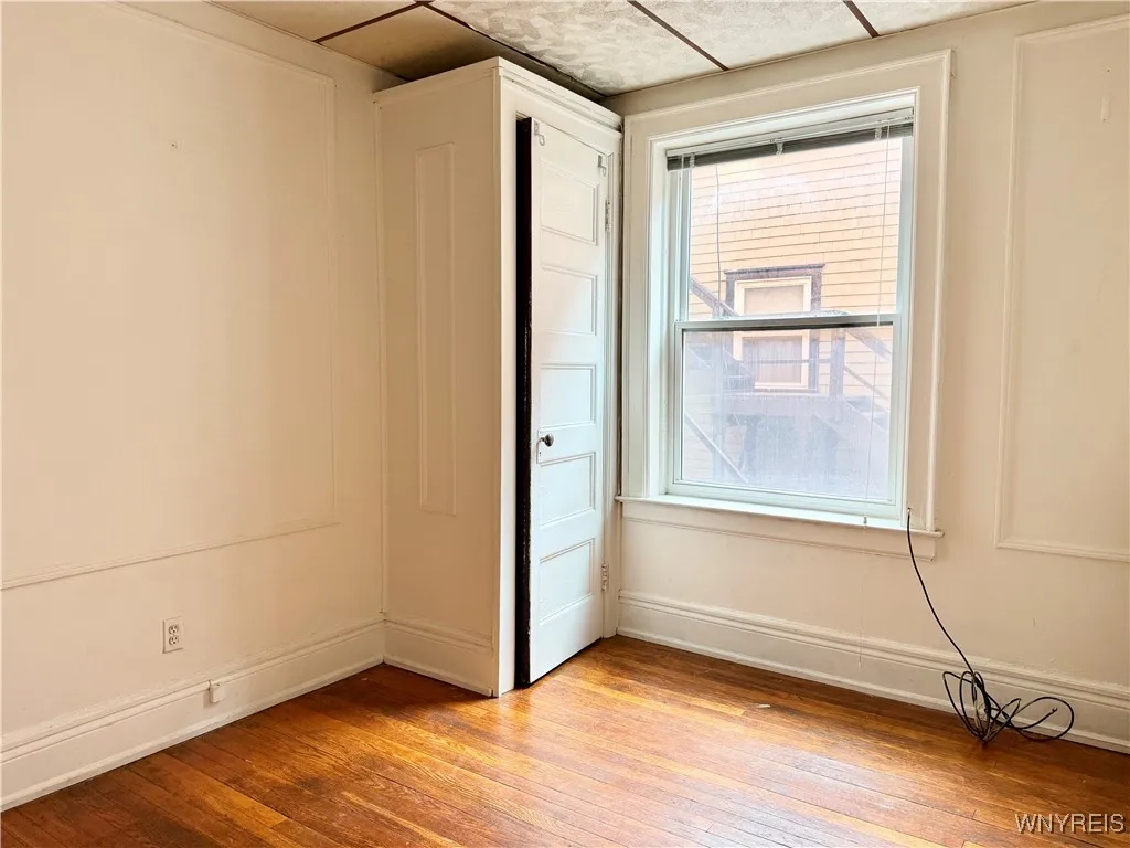 246 Bryant Street 2a, Buffalo, New York 14222, Buffalo, New York 14222, 2 Bedrooms Bedrooms, 5 Rooms Rooms,1 BathroomBathrooms,Residential Lease,Closed,246 Bryant Street 2a, Buffalo, New York 14222,B1612600