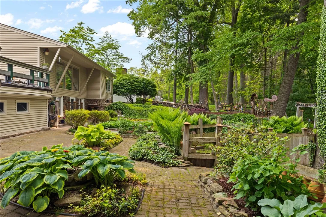 529 Backus Road, Webster, New York 14580, Webster, New York 14580, 4 Bedrooms Bedrooms, 6 Rooms Rooms,2 BathroomsBathrooms,Residential,Closed,529 Backus Road, Webster, New York 14580,R1612674