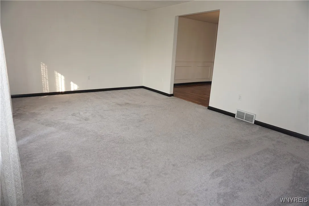 35 Hemlock Drive, West Seneca, New York 14224, West Seneca, New York 14224, 3 Bedrooms Bedrooms, 7 Rooms Rooms,1 BathroomBathrooms,Residential,Closed,35 Hemlock Drive, West Seneca, New York 14224,B1612719