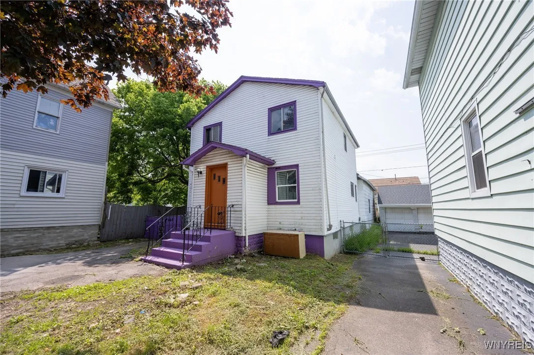 965 Walden Avenue, Buffalo, New York 14211, Buffalo, New York 14211, 5 Bedrooms Bedrooms, ,2 BathroomsBathrooms,Residential,For Sale,965 Walden Avenue, Buffalo, New York 14211,B1609632