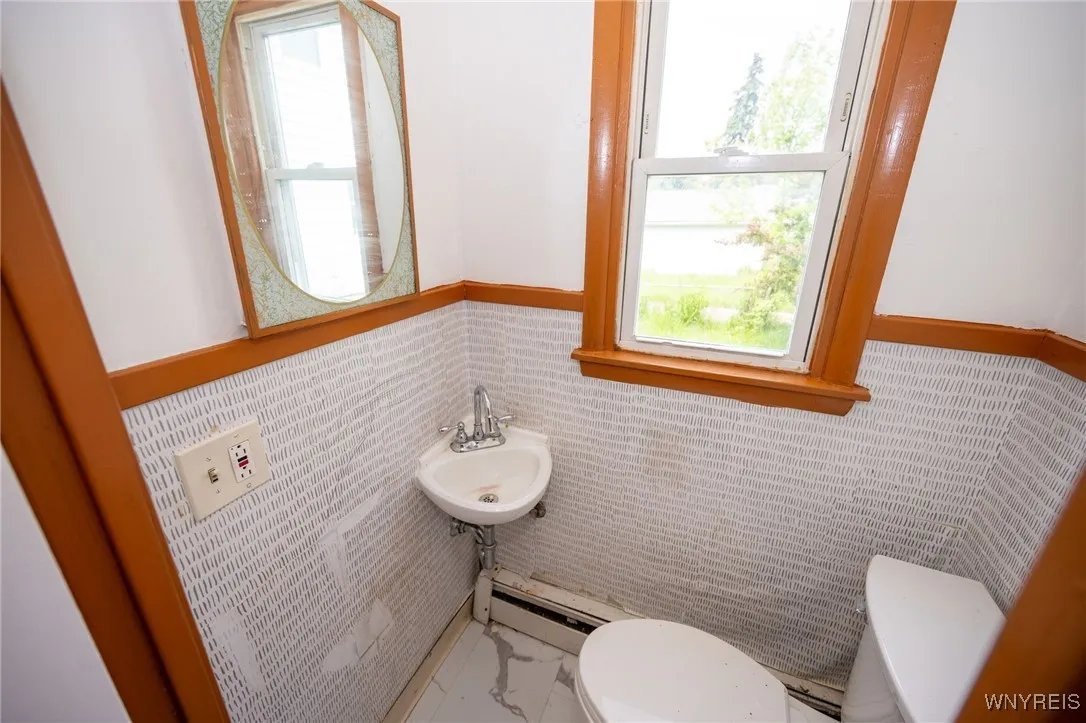 965 Walden Avenue, Buffalo, New York 14211, Buffalo, New York 14211, 5 Bedrooms Bedrooms, ,2 BathroomsBathrooms,Residential,For Sale,965 Walden Avenue, Buffalo, New York 14211,B1609632