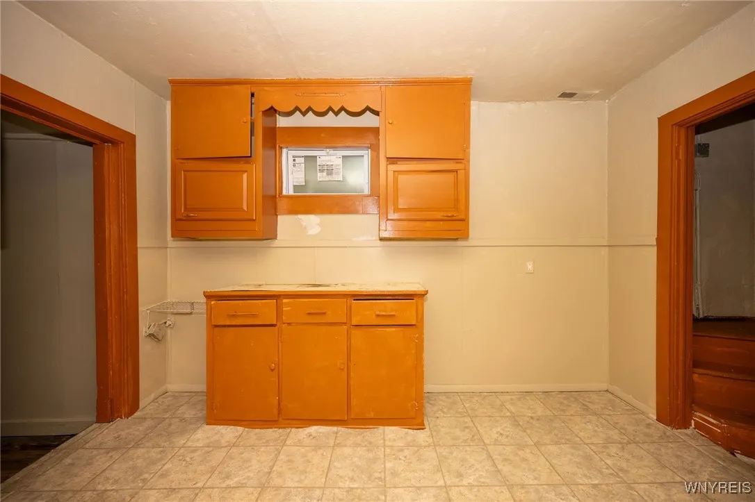 965 Walden Avenue, Buffalo, New York 14211, Buffalo, New York 14211, 5 Bedrooms Bedrooms, ,2 BathroomsBathrooms,Residential,For Sale,965 Walden Avenue, Buffalo, New York 14211,B1609632