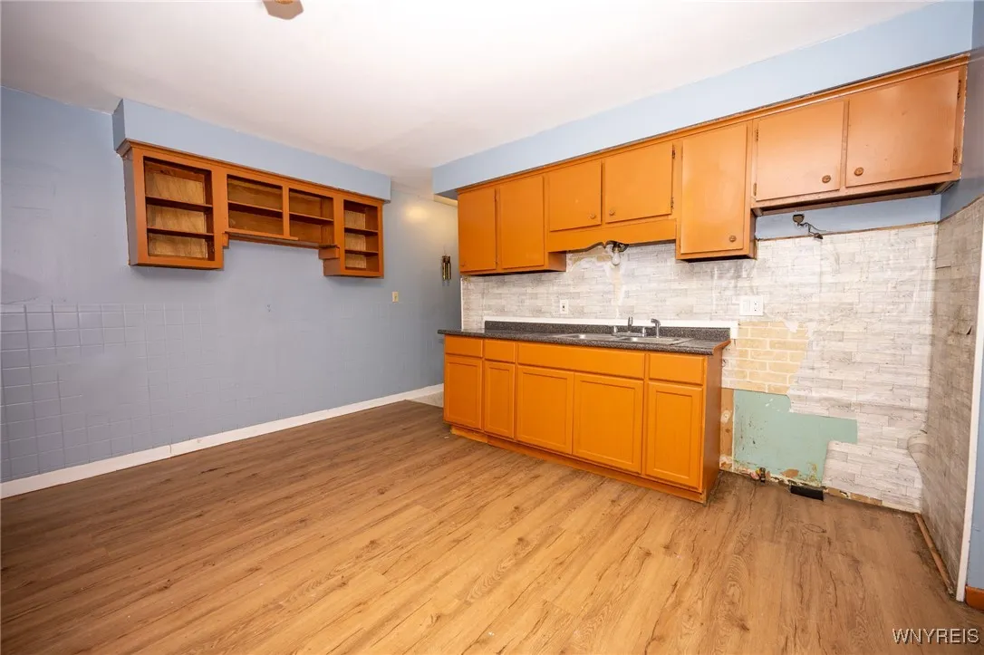 965 Walden Avenue, Buffalo, New York 14211, Buffalo, New York 14211, 5 Bedrooms Bedrooms, ,2 BathroomsBathrooms,Residential,For Sale,965 Walden Avenue, Buffalo, New York 14211,B1609632