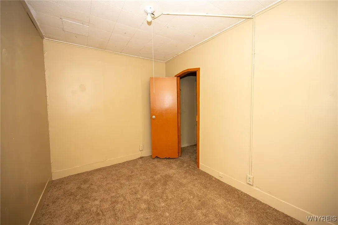 965 Walden Avenue, Buffalo, New York 14211, Buffalo, New York 14211, 5 Bedrooms Bedrooms, ,2 BathroomsBathrooms,Residential,For Sale,965 Walden Avenue, Buffalo, New York 14211,B1609632