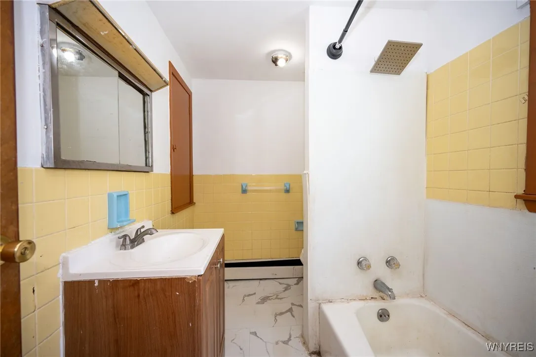 965 Walden Avenue, Buffalo, New York 14211, Buffalo, New York 14211, 5 Bedrooms Bedrooms, ,2 BathroomsBathrooms,Residential,For Sale,965 Walden Avenue, Buffalo, New York 14211,B1609632