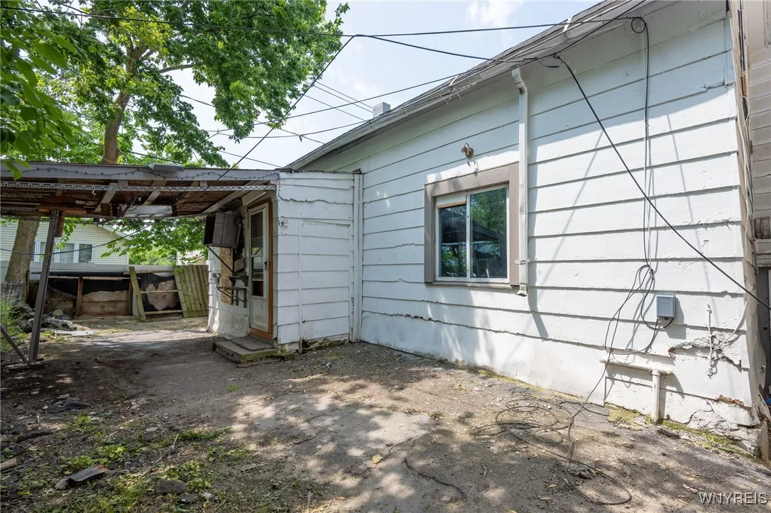965 Walden Avenue, Buffalo, New York 14211, Buffalo, New York 14211, 5 Bedrooms Bedrooms, ,2 BathroomsBathrooms,Residential,For Sale,965 Walden Avenue, Buffalo, New York 14211,B1609632