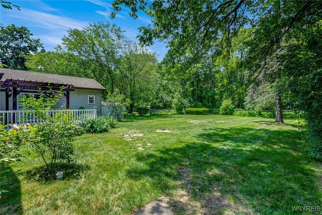 5092 Dana Drive, Lewiston, New York 14092, Lewiston, New York 14092, 3 Bedrooms Bedrooms, 9 Rooms Rooms,2 BathroomsBathrooms,Residential,For Sale,5092 Dana Drive, Lewiston, New York 14092,0,B1612798