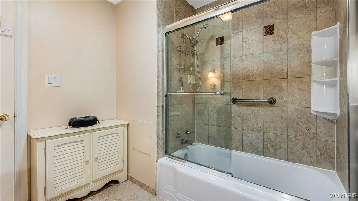 5092 Dana Drive, Lewiston, New York 14092, Lewiston, New York 14092, 3 Bedrooms Bedrooms, 9 Rooms Rooms,2 BathroomsBathrooms,Residential,For Sale,5092 Dana Drive, Lewiston, New York 14092,0,B1612798
